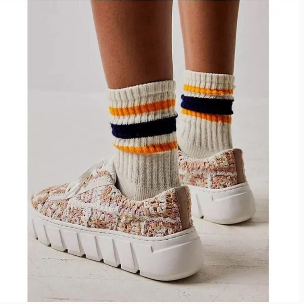 FREE PEOPLE Catch Me If You Can Crochet Sneakers Pink Blush NWOT JB - Picture 5 of 13